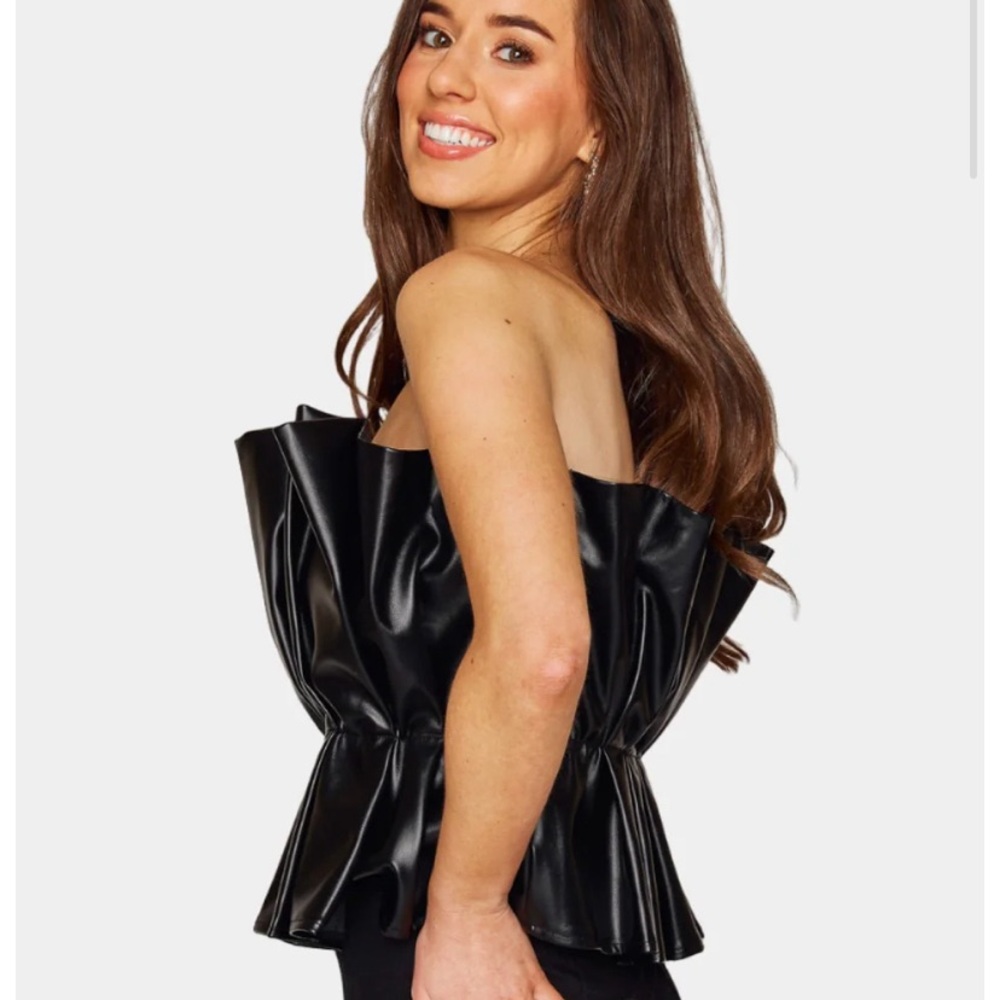 Buddy Love NWT Size small  giselle pleated strapless top in Black, Retail $61